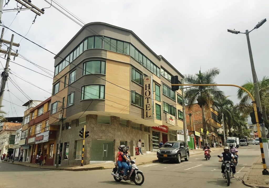 hotel avenida las palmas de Fusagasugá